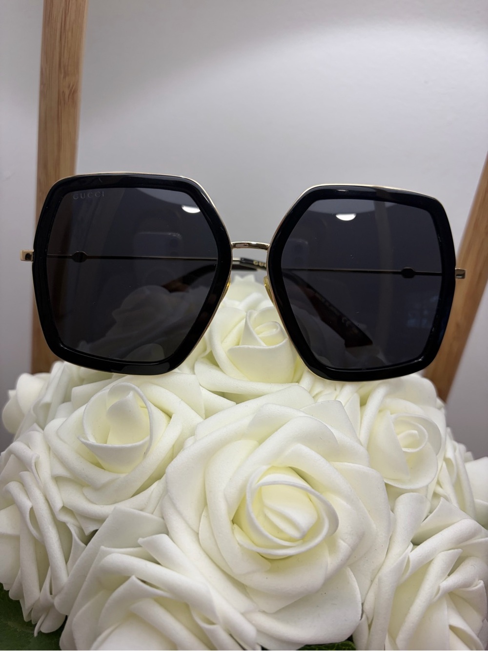 Gucci
Square Tinted Sunglasses